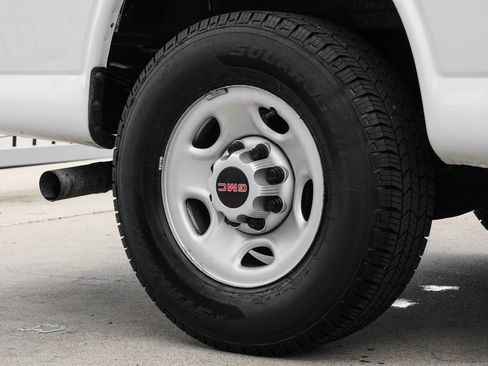 Used 2022 GMC Savana 2500 RWD image 48