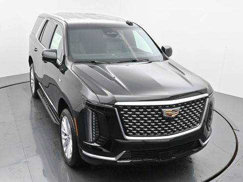 New 2026 Cadillac Escalade 4WD w/ LPO, Floor Liner Package image 30