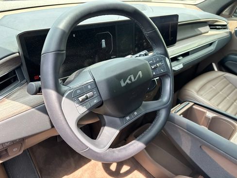 Certified 2024 Kia EV9 Land AWD/4WD image 8