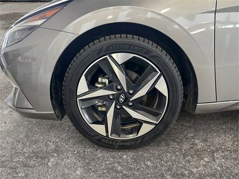 Used 2023 Hyundai Elantra SEL w/ Convenience Package image 12