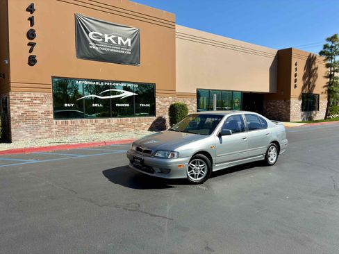 Used 1999 INFINITI G20 FWD image 2