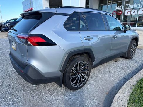 Used 2021 Toyota RAV4 XLE Premium AWD/4WD image 7