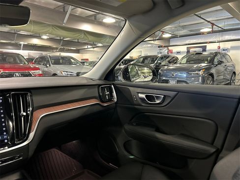 Certified 2024 Volvo S60 B5 Plus image 23