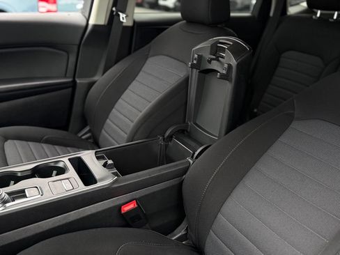 Certified 2024 Ford Edge SE w/ Black Appearance Package AWD/4WD image 26