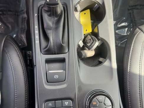 Used 2025 Ford Ranger Lariat w/ Black Appearance Package AWD/4WD image 17