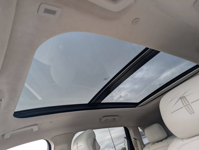 Used 2019 Lincoln Nautilus Black Label AWD/4WD image 17