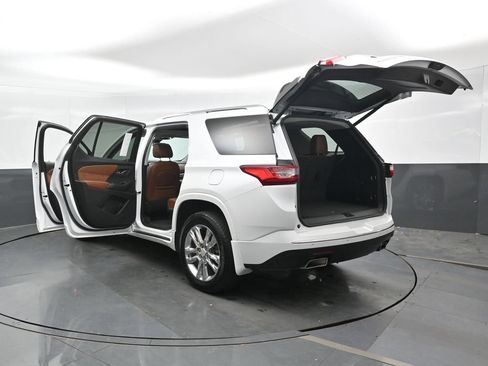 Used 2021 Chevrolet Traverse High Country w/ LPO, Cargo Package AWD/4WD image 50