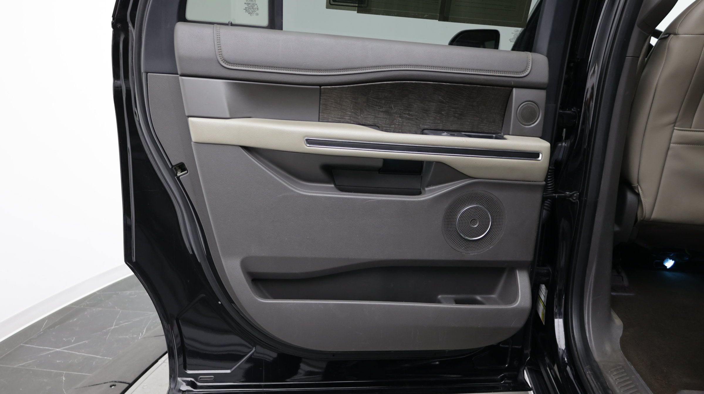 Used 2021 Ford Expedition Max Limited RWD image 31