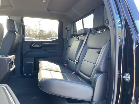 Used 2025 GMC Sierra 1500 SLT w/ SLT Premium Plus Package image 43