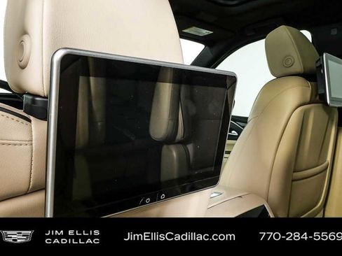 Used 2022 Cadillac Escalade ESV Premium Luxury image 21