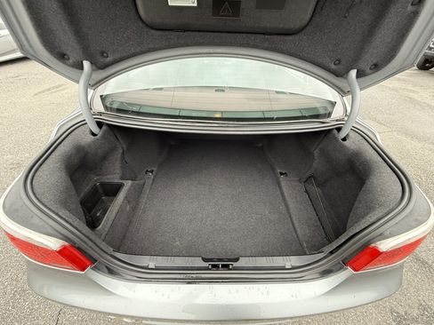 Used 2004 BMW 545i 545iA 4dr Sdn 6-Spd Auto image 32