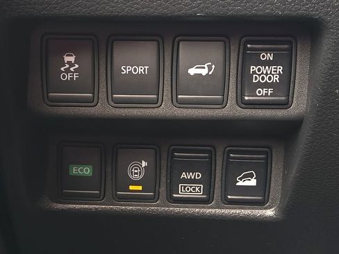 Used 2016 Nissan Rogue SV w/ SV Premium Package image 17