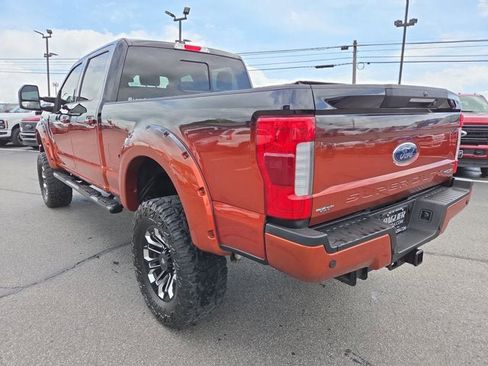 Used 2018 Ford F250 Lariat w/ Lariat Ultimate Package AWD/4WD image 4