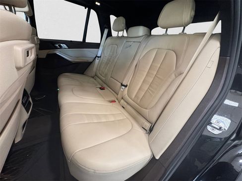 Used 2019 BMW X5 xDrive40i w/ Executive Package image 13