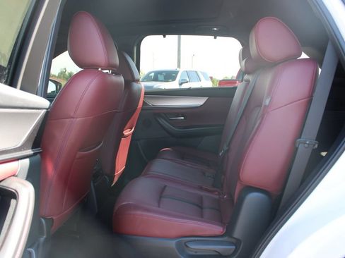 Used 2025 MAZDA CX-70 Plug-In Hybrid w/ Premium Plus AWD/4WD image 22