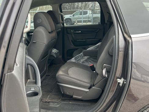 Used 2016 Chevrolet Traverse LT w/ Style and Technology Package image 28