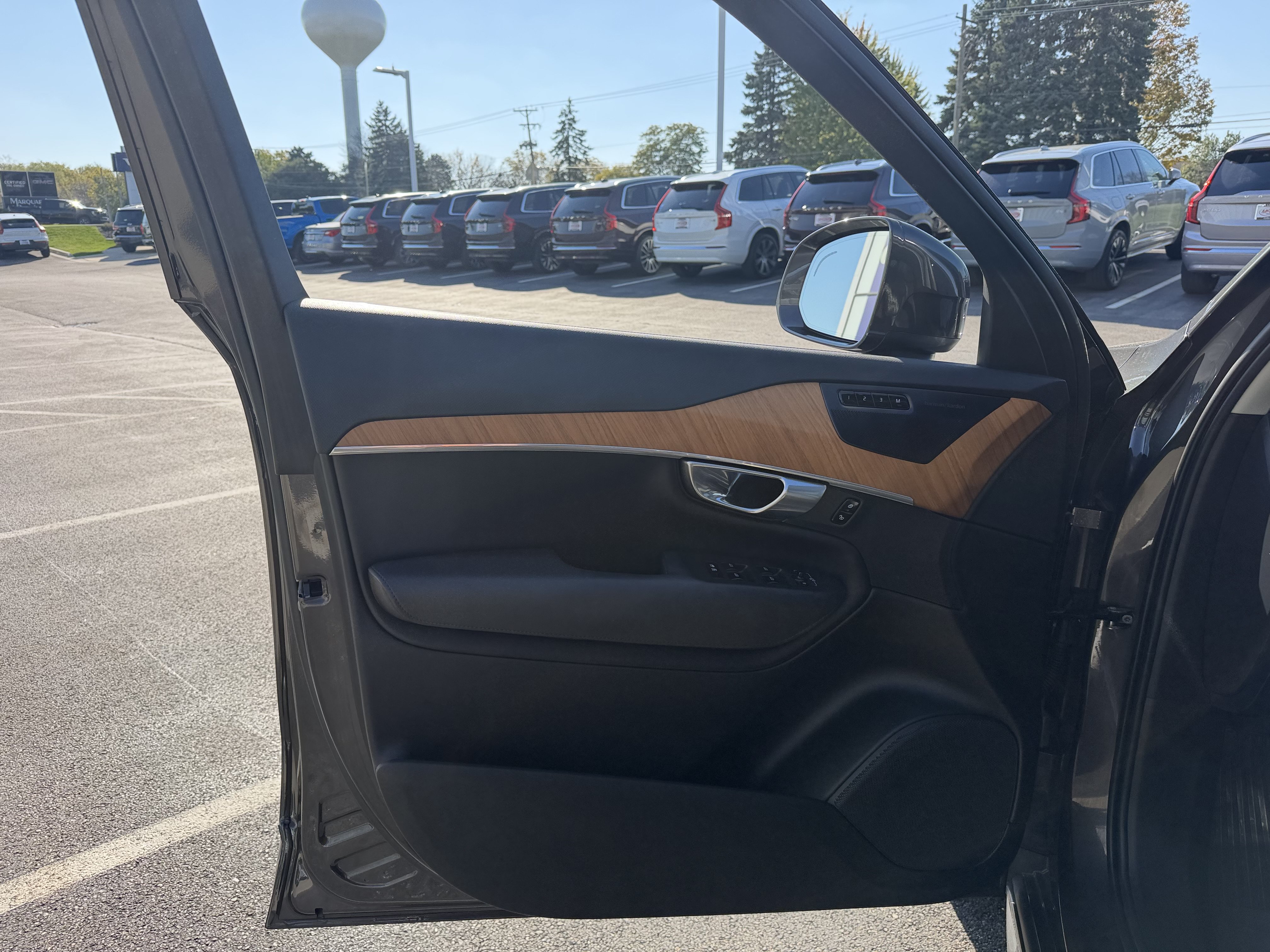 Used 2024 Volvo XC90 B6 Plus w/ Protection Package Premier AWD/4WD image 7
