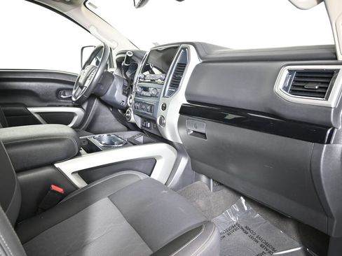 Used 2021 Nissan Titan SV w/ SV Convenience Package AWD/4WD image 15