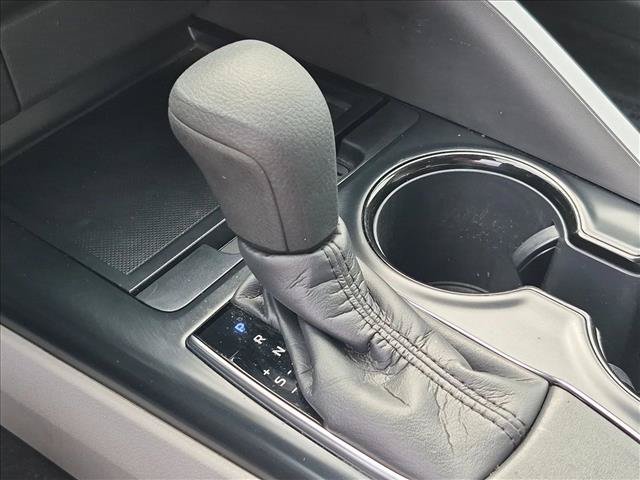 Used 2019 Toyota Camry LE FWD image 12