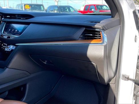 Used 2020 Cadillac XT5 Premium Luxury image 23