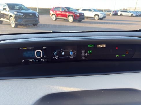 Used 2017 Toyota Prius Two image 17