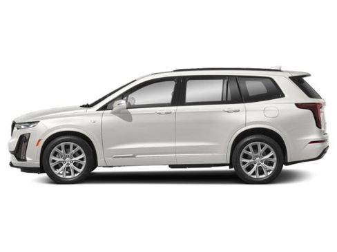Used 2022 Cadillac XT6 Sport w/ Technology Package AWD/4WD image 3