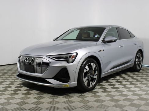 Used 2022 Audi e-tron Prestige w/ Prestige Package image 27