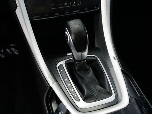 Used 2015 Ford Fusion SE FWD image 16