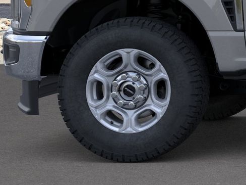 New 2026 Ford F250 XLT w/ FX4 Off-Road Package AWD/4WD image 44