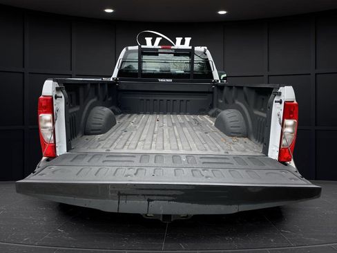 Used 2022 Ford F250 XL w/ Power Equipment Group AWD/4WD image 15