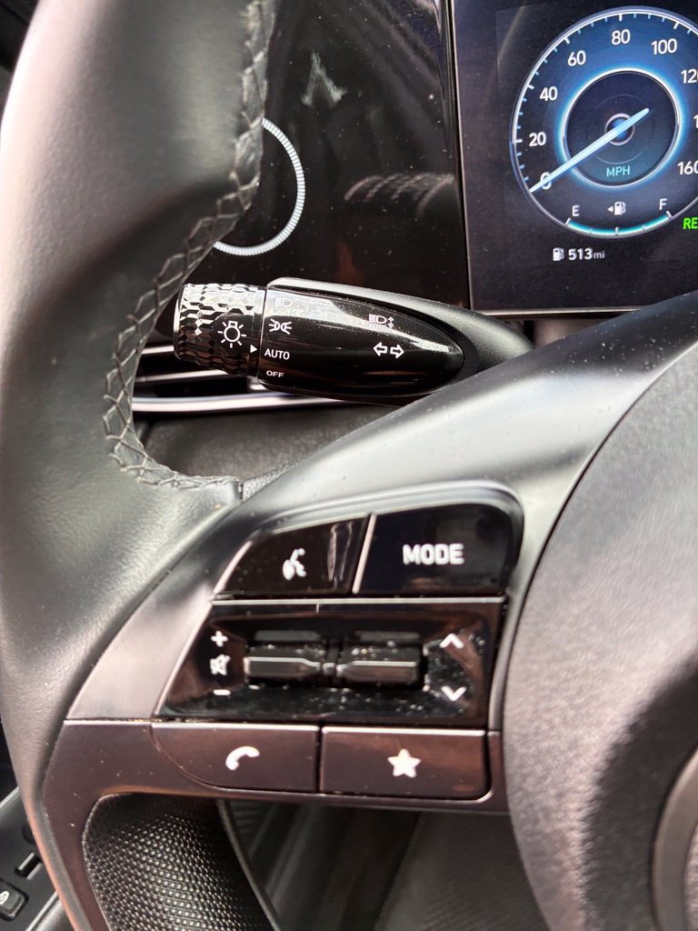 Certified 2025 Hyundai Elantra SEL FWD image 31