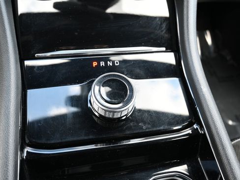 Used 2023 Jeep Grand Cherokee L Laredo image 19