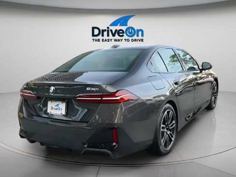 Used 2024 BMW 530i xDrive 530i xDrive image 11