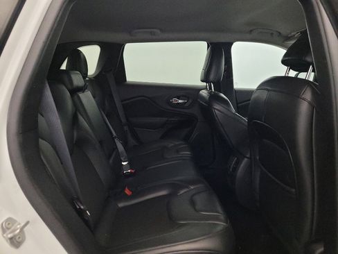 Used 2021 Jeep Cherokee Latitude Plus AWD/4WD image 19