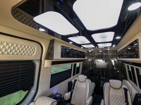 Used 2025 Mercedes-Benz Sprinter 3500 image 98