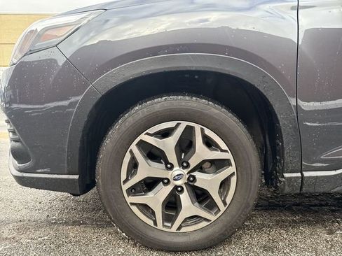Used 2022 Subaru Forester Premium image 21
