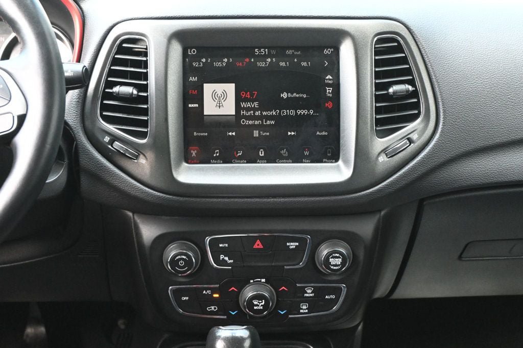 Used 2017 Jeep Compass Trailhawk w/ Leather Interior Group AWD/4WD image 13