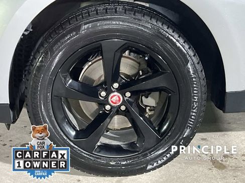 Used 2020 Jaguar F-PACE Premium image 9