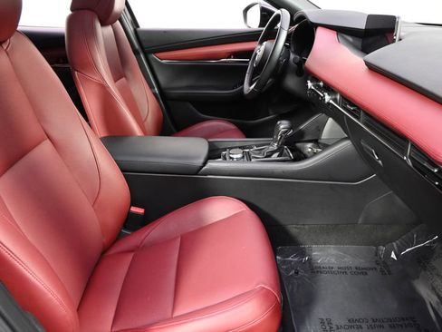 Used 2025 MAZDA MAZDA3 Hatchback w/Premium Plus Pkg image 16