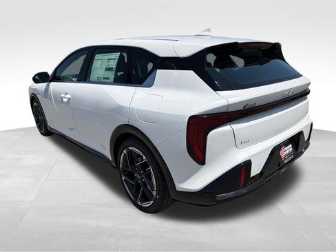 New 2026 Kia K4 GT-Line w/ GT-Line Premium Package FWD image 5