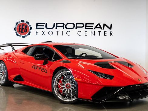 Used 2023 Lamborghini Huracan STO image 1