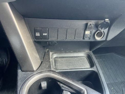 Used 2018 Toyota RAV4 XLE image 21