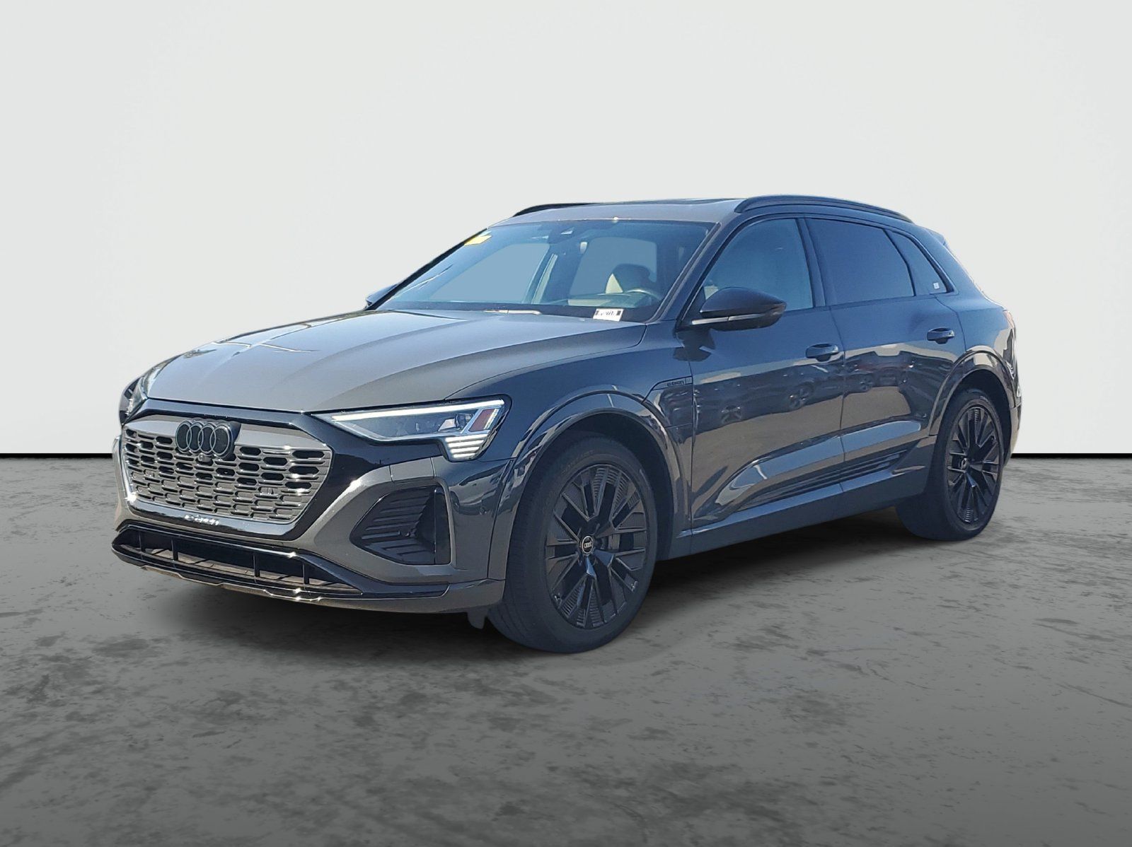 Used 2024 Audi Q8 e-tron Premium Plus w/ Prestige Package AWD/4WD image 2