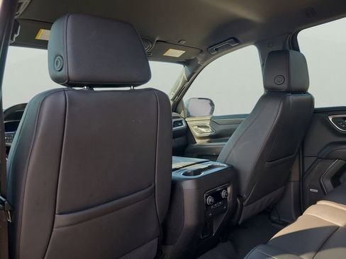 Used 2024 Chevrolet Suburban LT AWD/4WD image 9