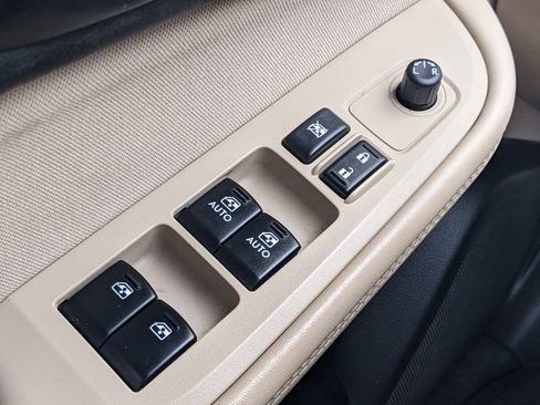 Used 2017 Subaru Outback 2.5i Premium image 16