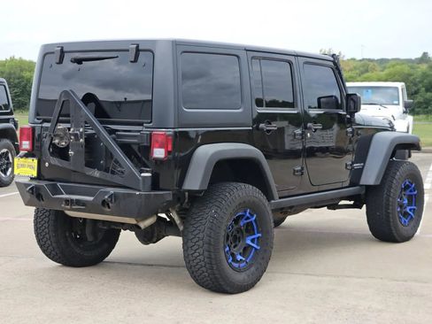 Used 2017 Jeep Wrangler Unlimited Rubicon w/ Connectivity Group image 4