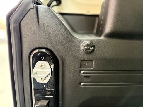 Used 2025 Jeep Wrangler Willys image 27