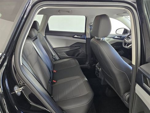 Used 2024 Volkswagen Taos SE image 14