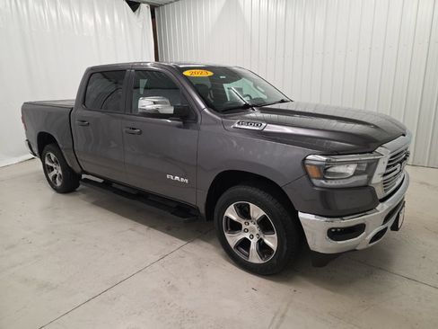 Used 2023 RAM 1500 Laramie AWD/4WD image 7