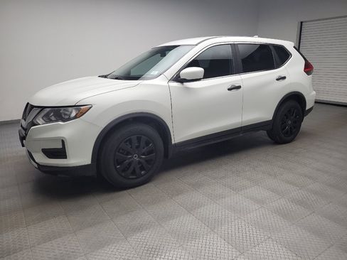 Used 2017 Nissan Rogue S FWD image 2